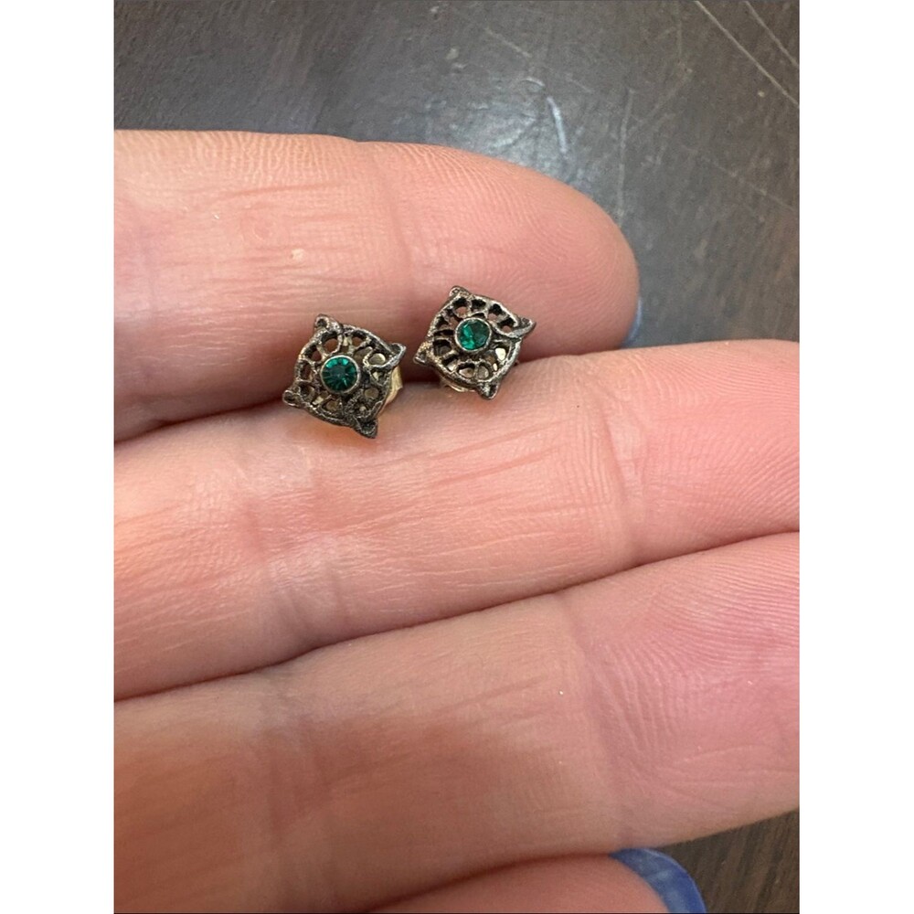Vintage Emerald Green Filigree Stud Earrings